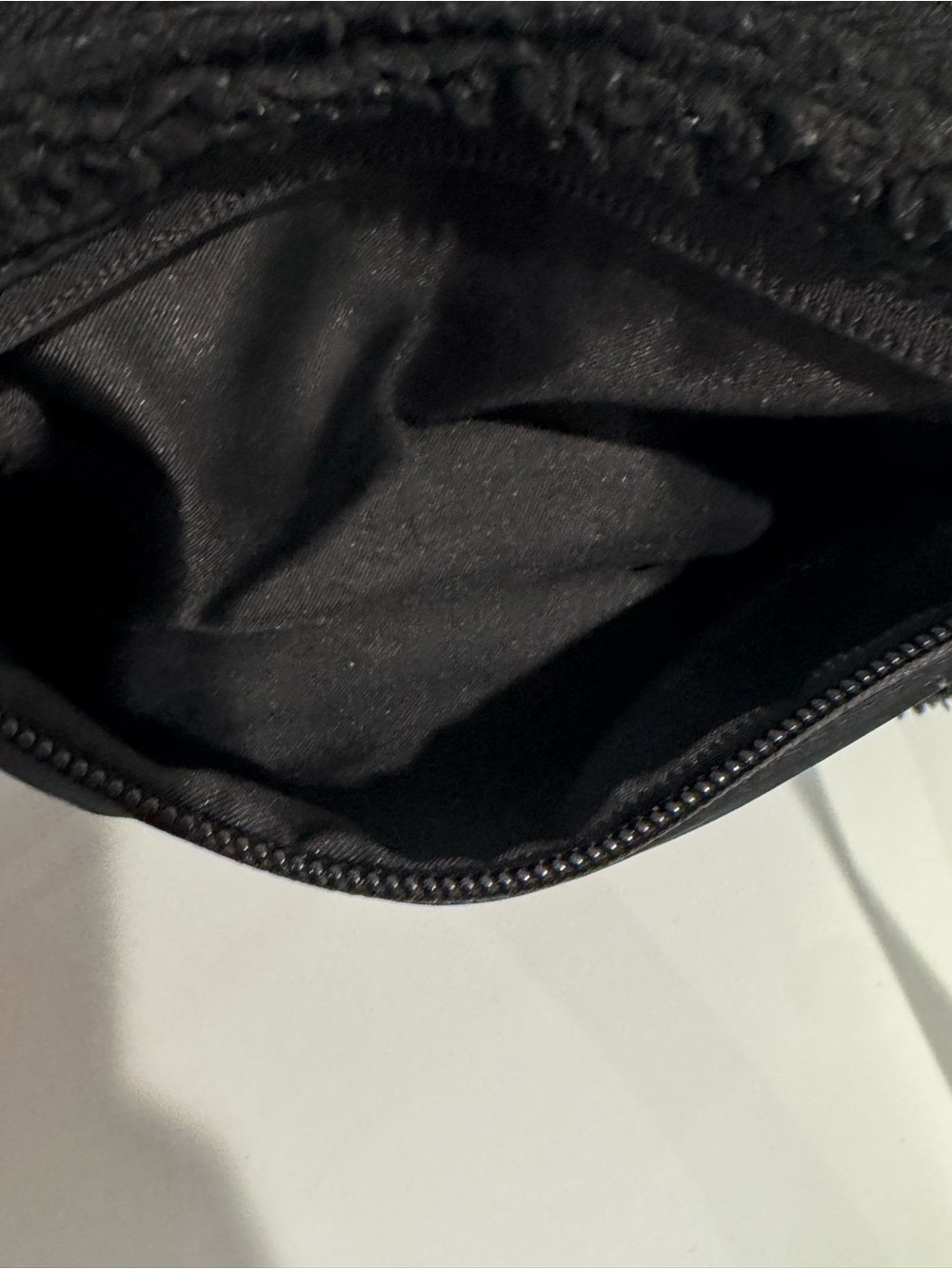 Lululemon Everywhere Fleece Belt Bag black and gold - Picture 10 of 15